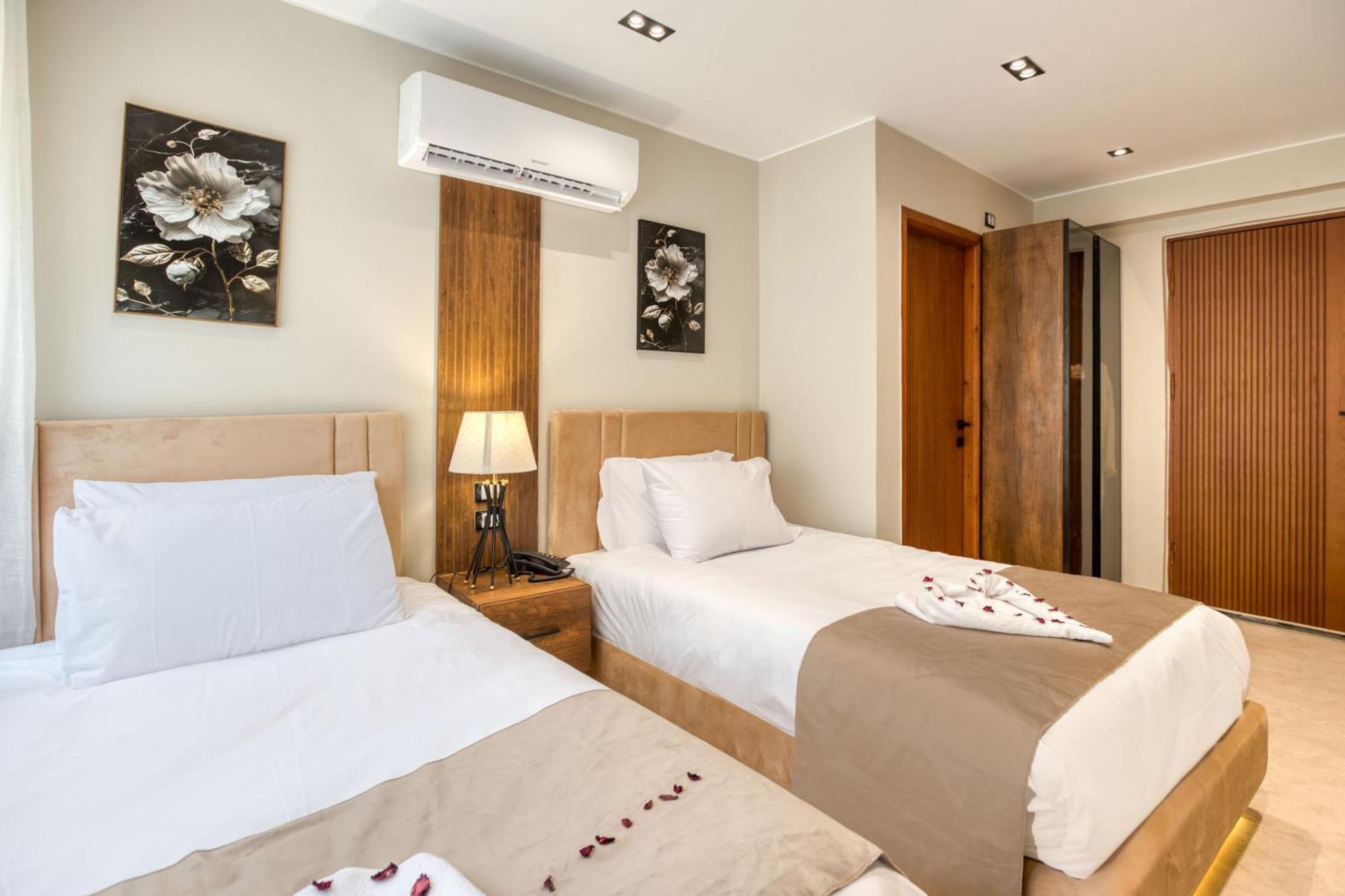 Gaia Pyramids Hotel Kafrat al Jabal Exterior photo
