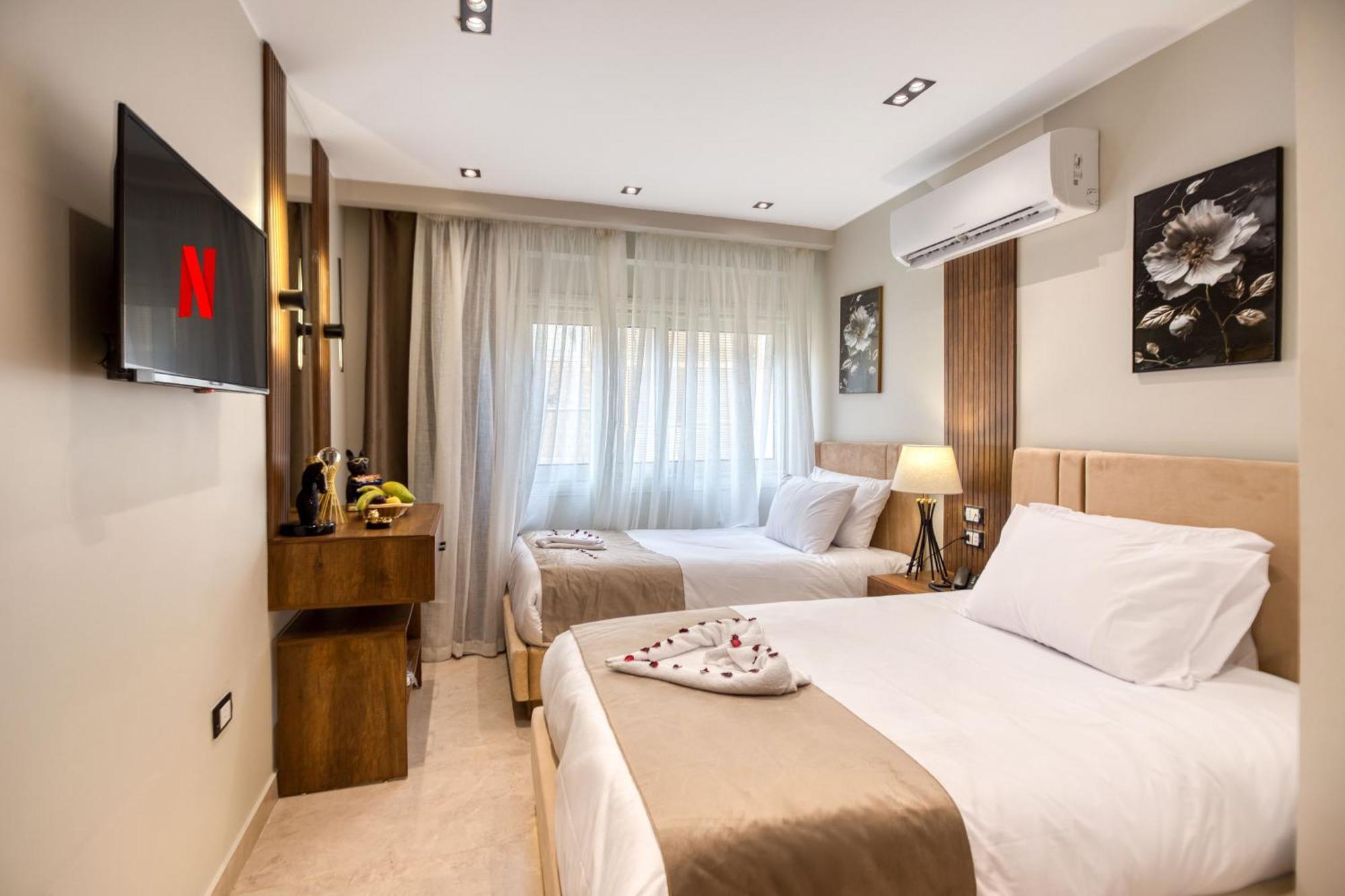 Gaia Pyramids Hotel Kafrat al Jabal Exterior photo
