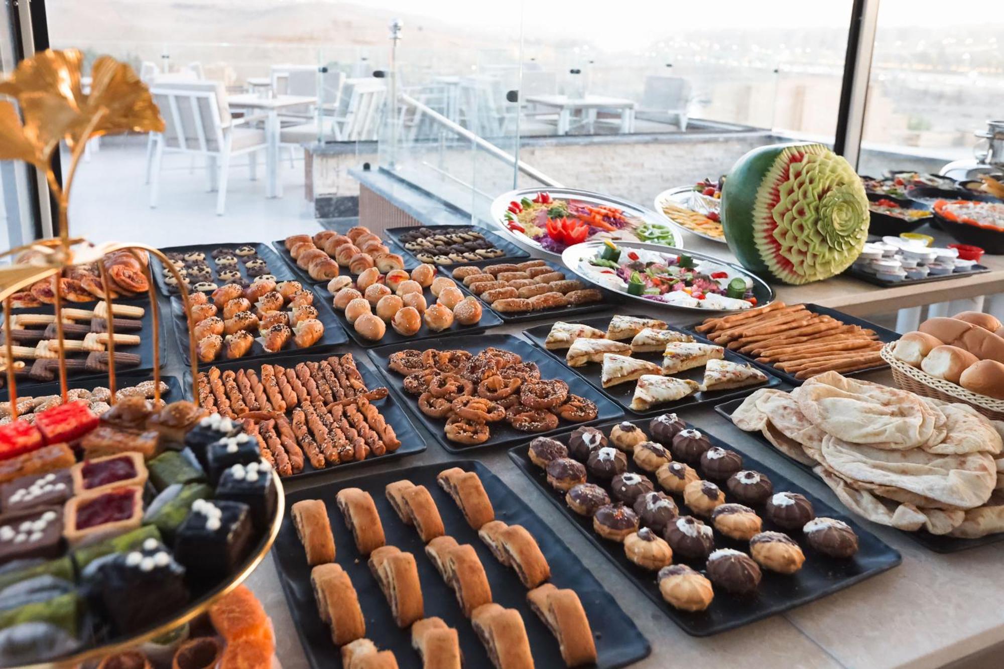 Gaia Pyramids Hotel Kafrat al Jabal Exterior photo