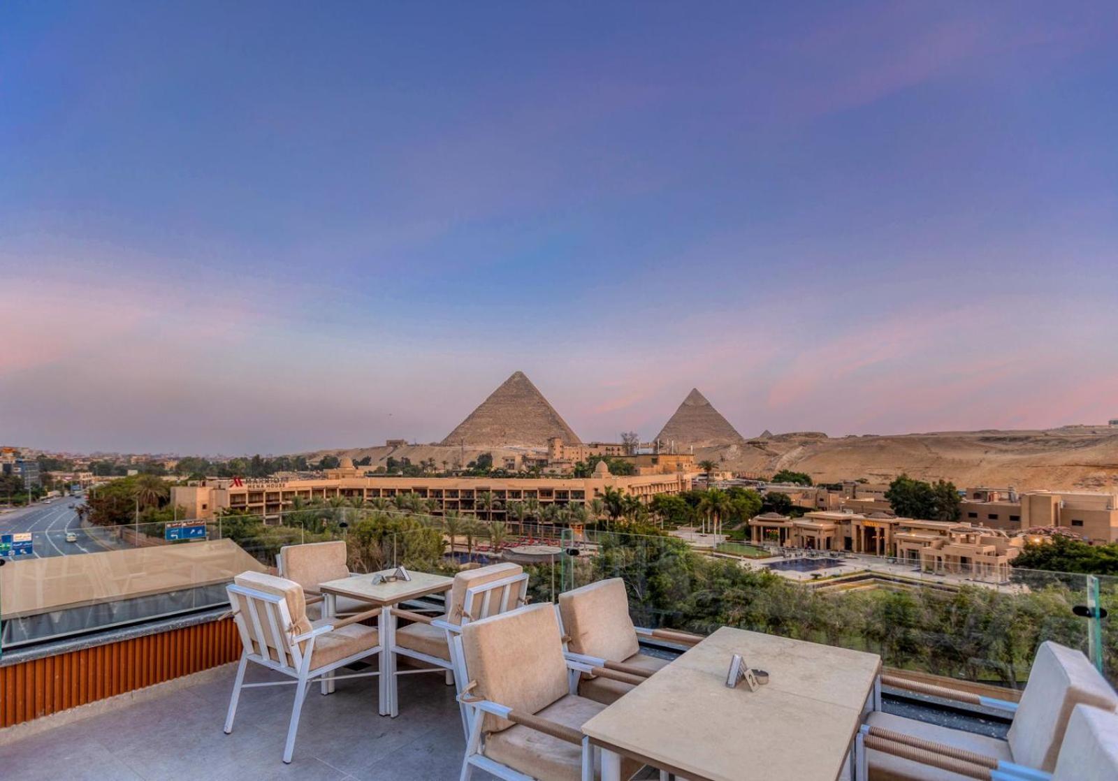 Gaia Pyramids Hotel Kafrat al Jabal Exterior photo