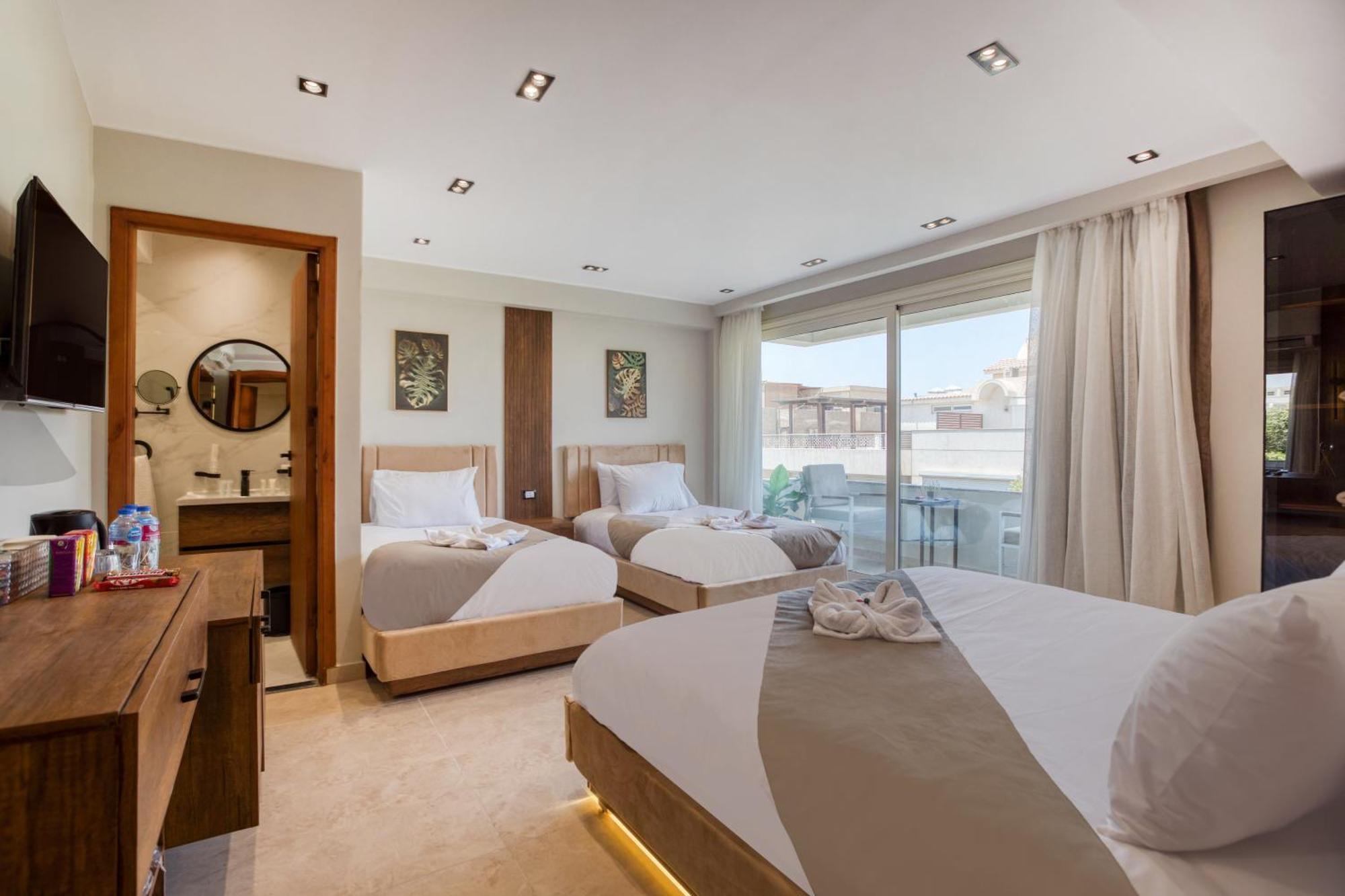 Gaia Pyramids Hotel Kafrat al Jabal Exterior photo