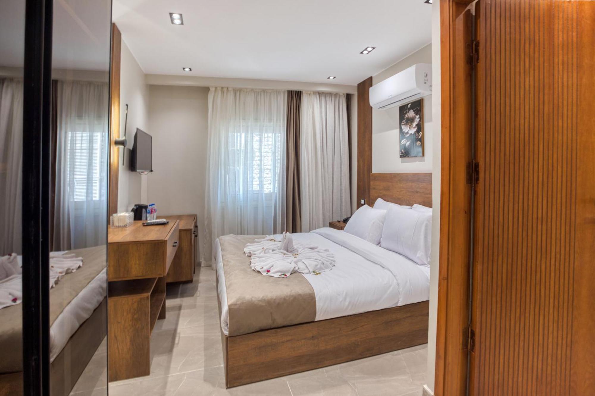 Gaia Pyramids Hotel Kafrat al Jabal Exterior photo
